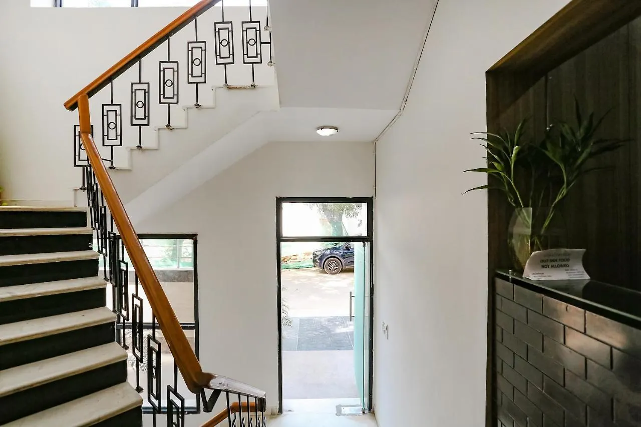 Hotel Oyo Townhouse 1095 Birdhouse Gurgaon