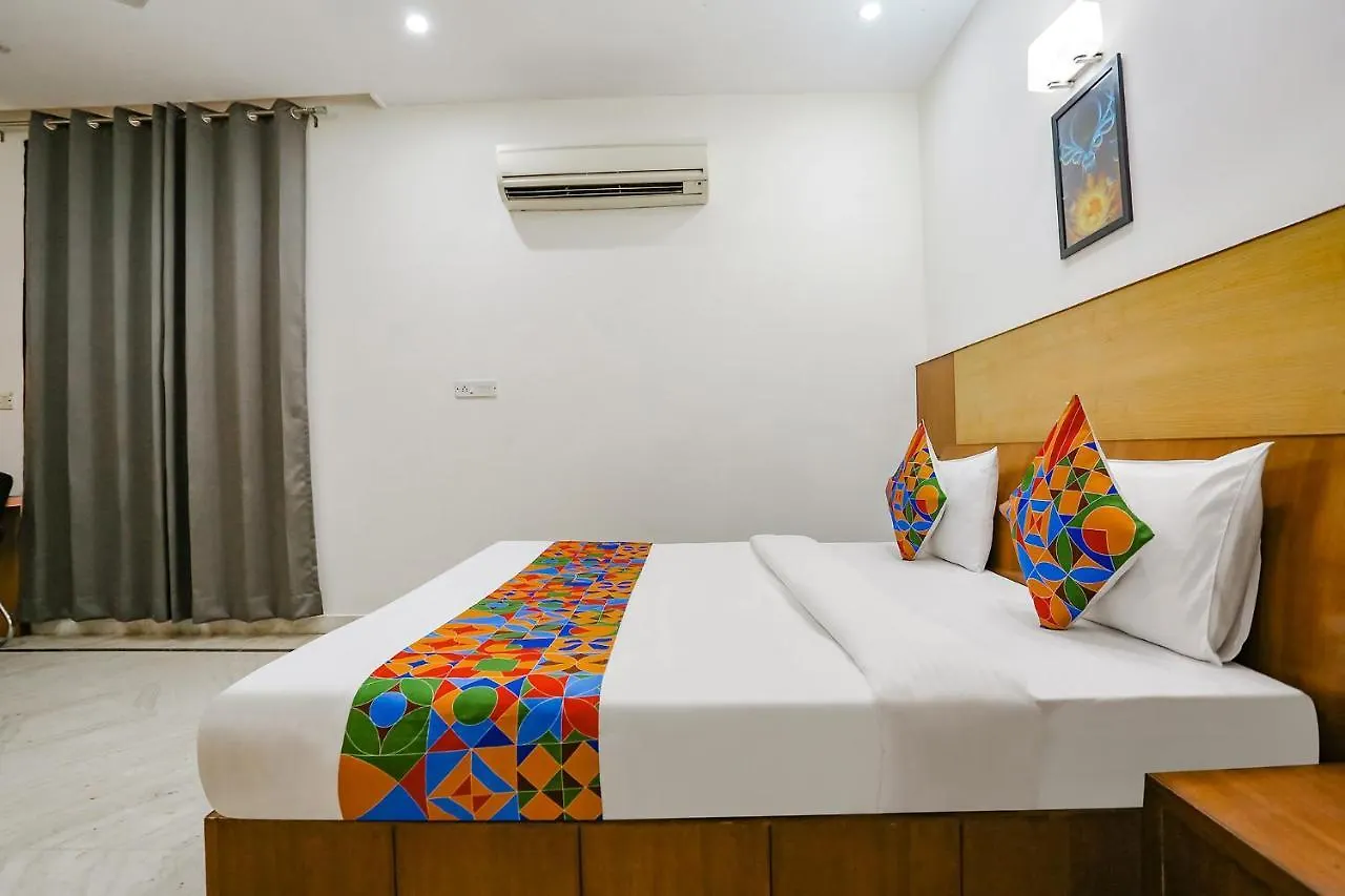 Hotel Oyo Townhouse 1095 Birdhouse Gurgaon 3*,  India