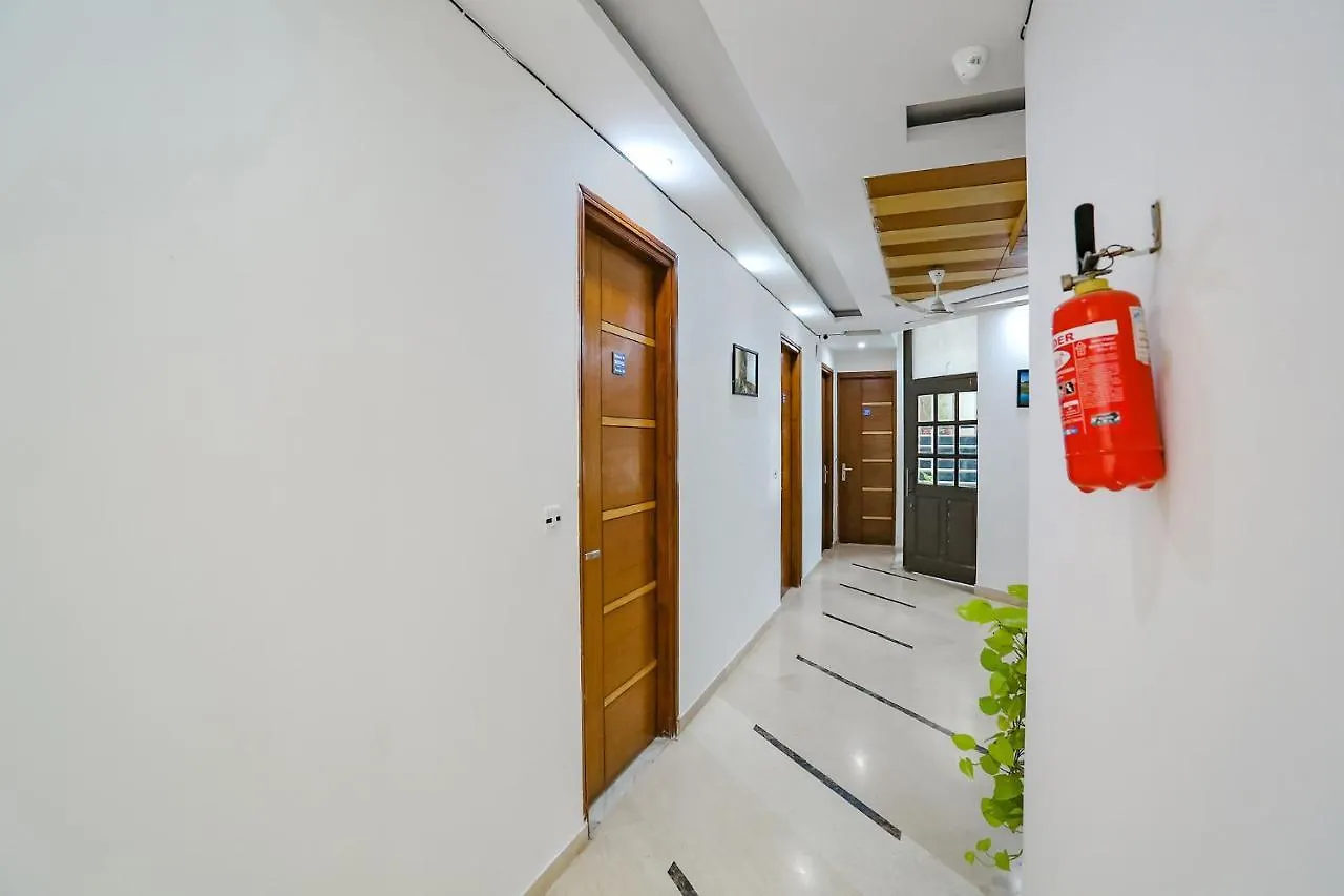 Oyo Townhouse 1095 Birdhouse Hotel Gurgaon