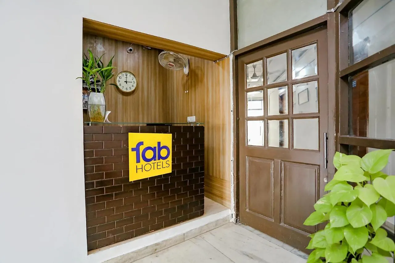 Oyo Townhouse 1095 Birdhouse Hotel Gurgaon 3*,  India
